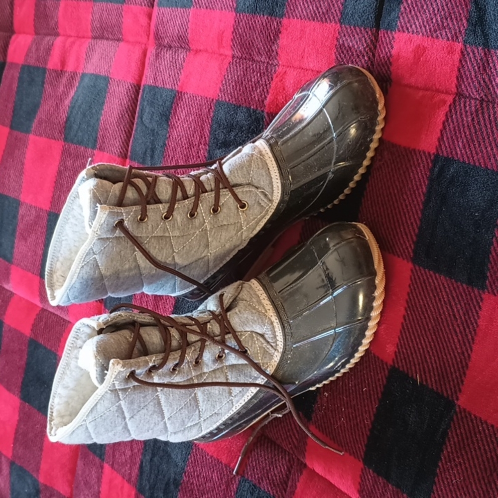 Women's snow boots